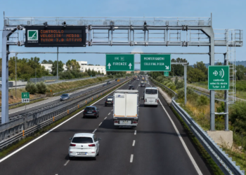 Ga je nog naar Italië op vakantie? Let dan op: deze flitspaal houdt je ongemerkt kilometerslang in de gaten