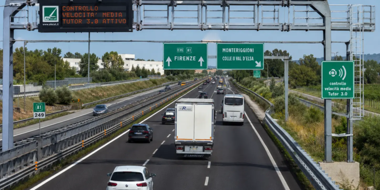 Ga je nog naar Italië op vakantie? Let dan op: deze flitspaal houdt je ongemerkt kilometerslang in de gaten