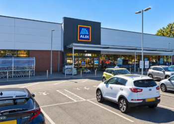 Vrouw overlijdt in Aldi-supermarkt voor ogen van geschokte klanten