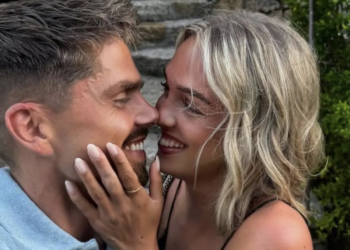 ZIEN: Vriendin André Hazes heeft een nieuwe look – de zanger zijn reactie is geweldig!