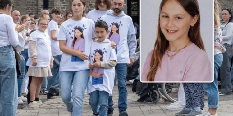Oléa (14) overleed na online pesten, haar moeder doet aangrijpend haar verhaal