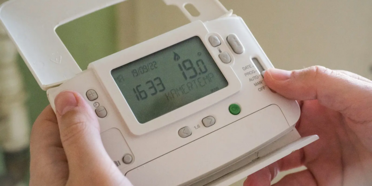 Vanaf deze buitentemperatuur moet je de verwarming weer hoger zetten