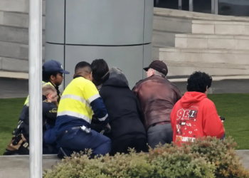 Migrant valt jongetje (10) met hersentumor aan en slaat hem tegen hoofd