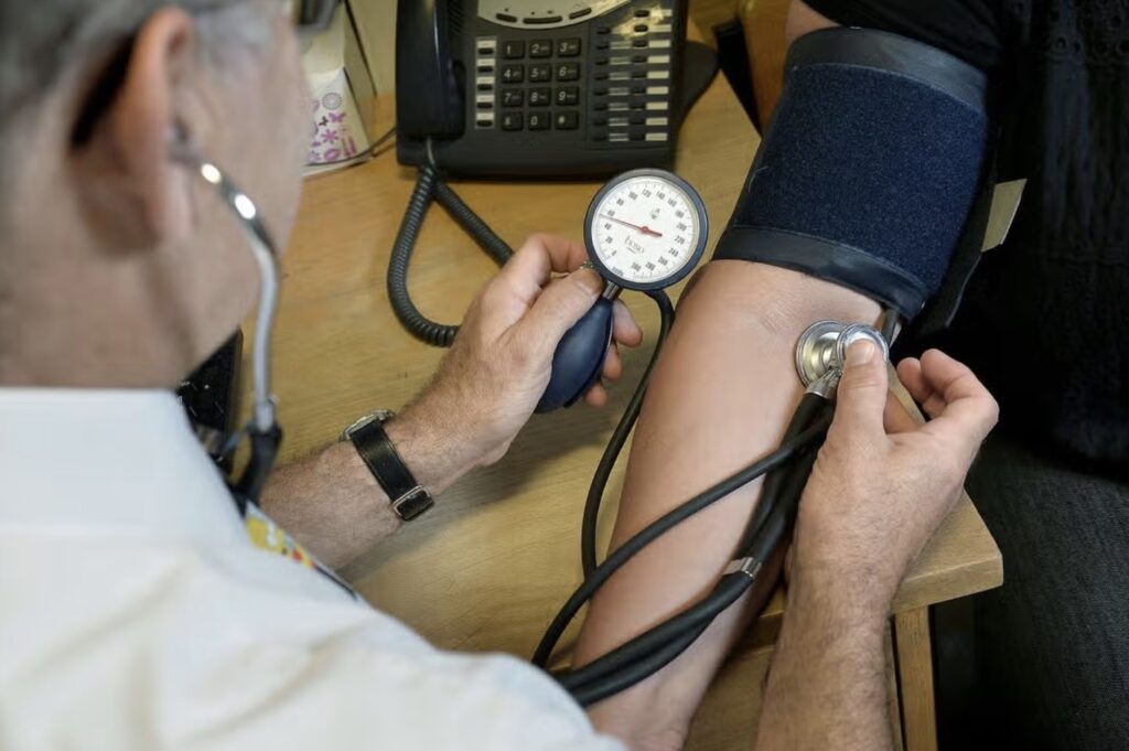 Hoge bloeddruk? Volgens een cardioloog kan deze groente het verschil maken