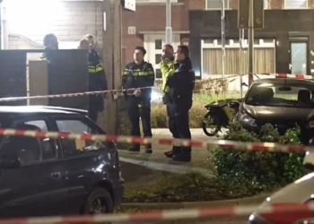 Tragische ontdekking: overleden vrouw gevonden, politie ter plaatse