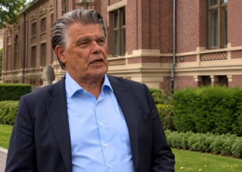 Bizarre wending rond Emile Ratelband: WhatsApp-bericht gelezen
