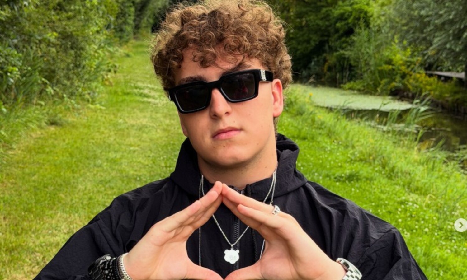 Lucas Bauer maakt flink wat los met opmerkelijke actie rond Monica Geuze