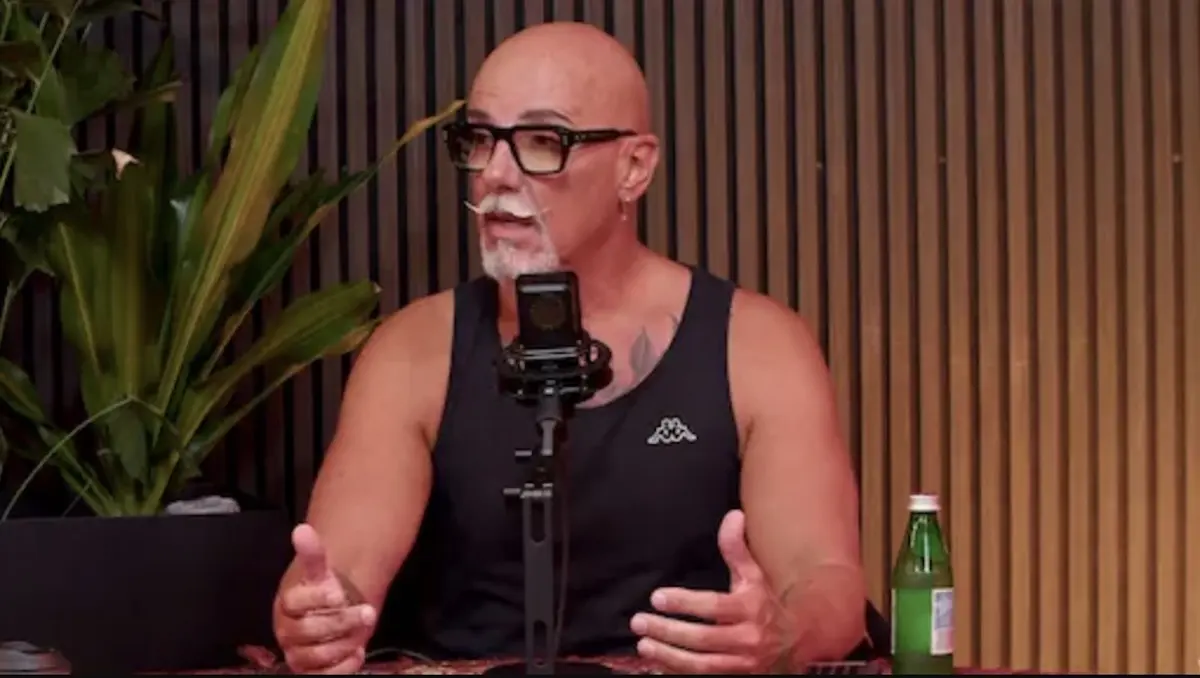 Maik de Boer (65) openhartig over liefdesleven: ‘Hij heeft kanker’