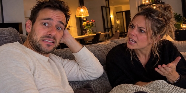 Man stelt vrouw simpele vraag, maar krijgt daar meteen spijt van!