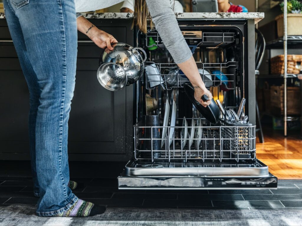 Veel mensen gebruiken hun vaatwasser verkeerd: expert onthult 5 fouten